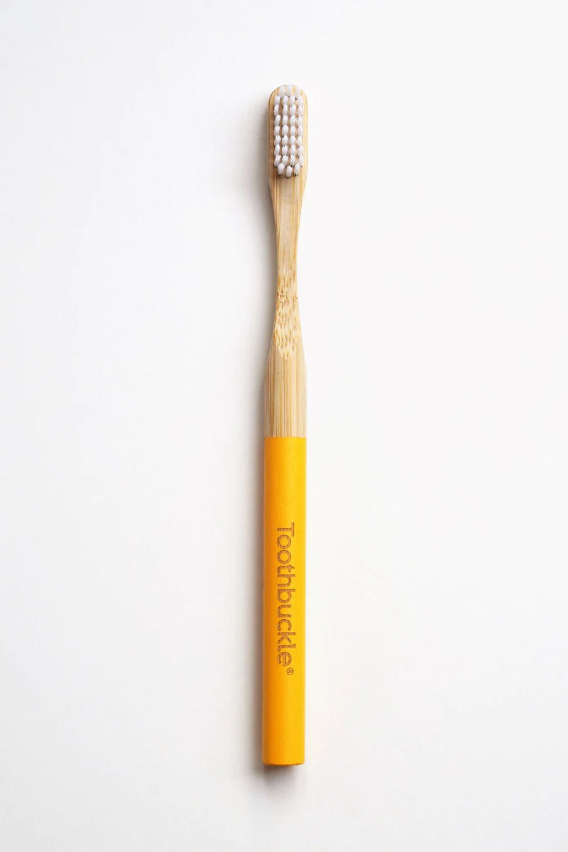 Dermatheek De Kadootjes Tandenborstel Set: Hoes en Bamboe Tandenborstel Geel Dermatheek